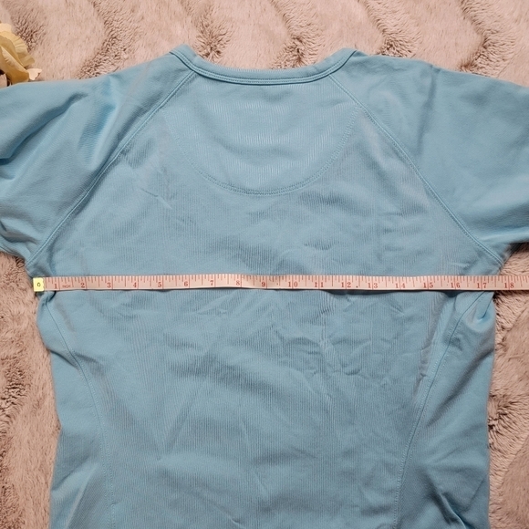 ✨️CL Vtg North Face Blue Short Sleeve V Neck Button Accent Vaporwick Top Size S - Picture 10 of 12
